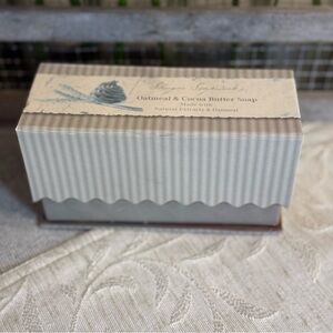 Shugar Soapworks Oatmeal & Cocoa‎ Butter Bar Soap 10 oz in Gift Box